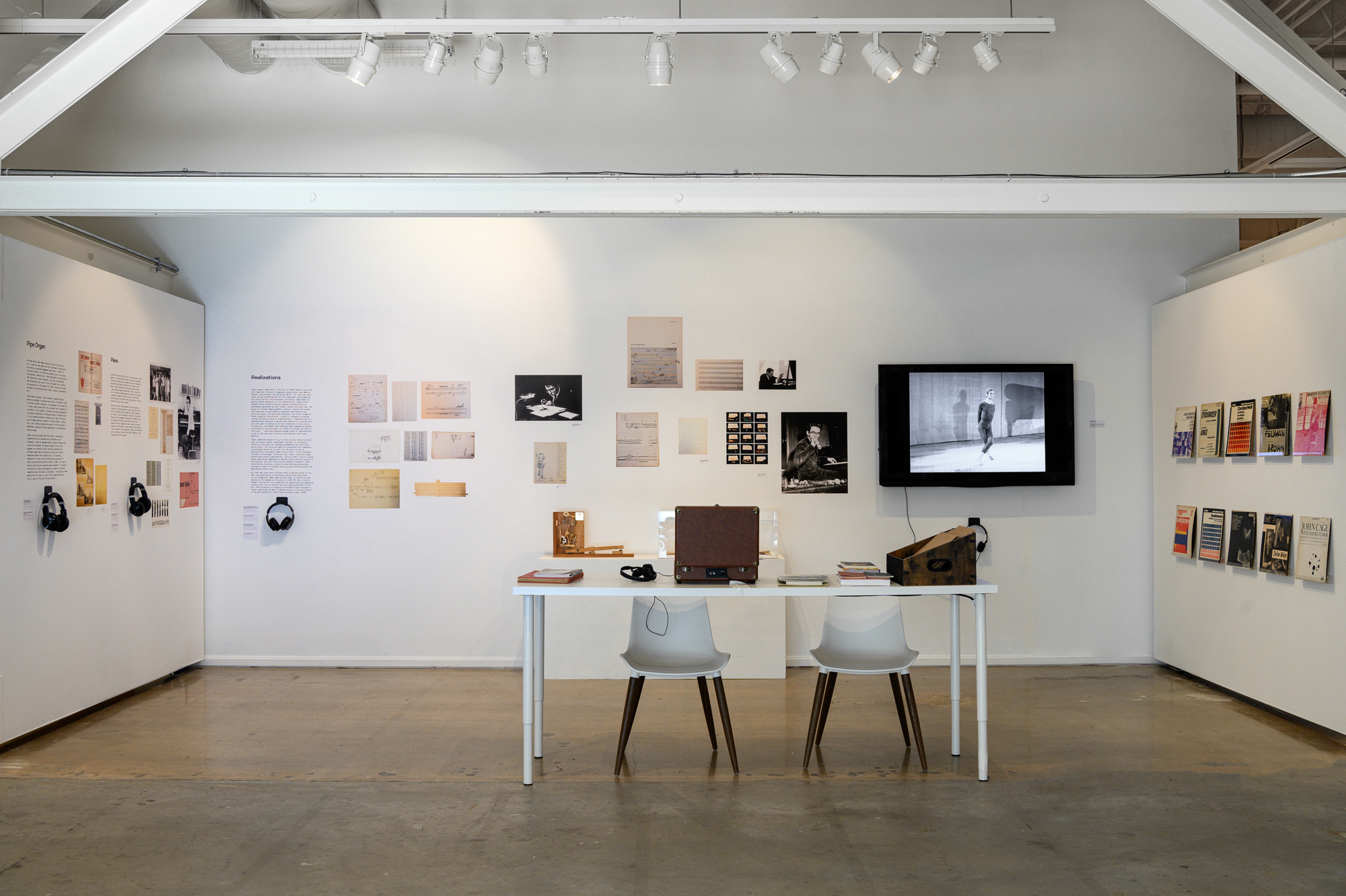 BowerbirdTudorExhibition__ViewInside_ExhibitionViews_06