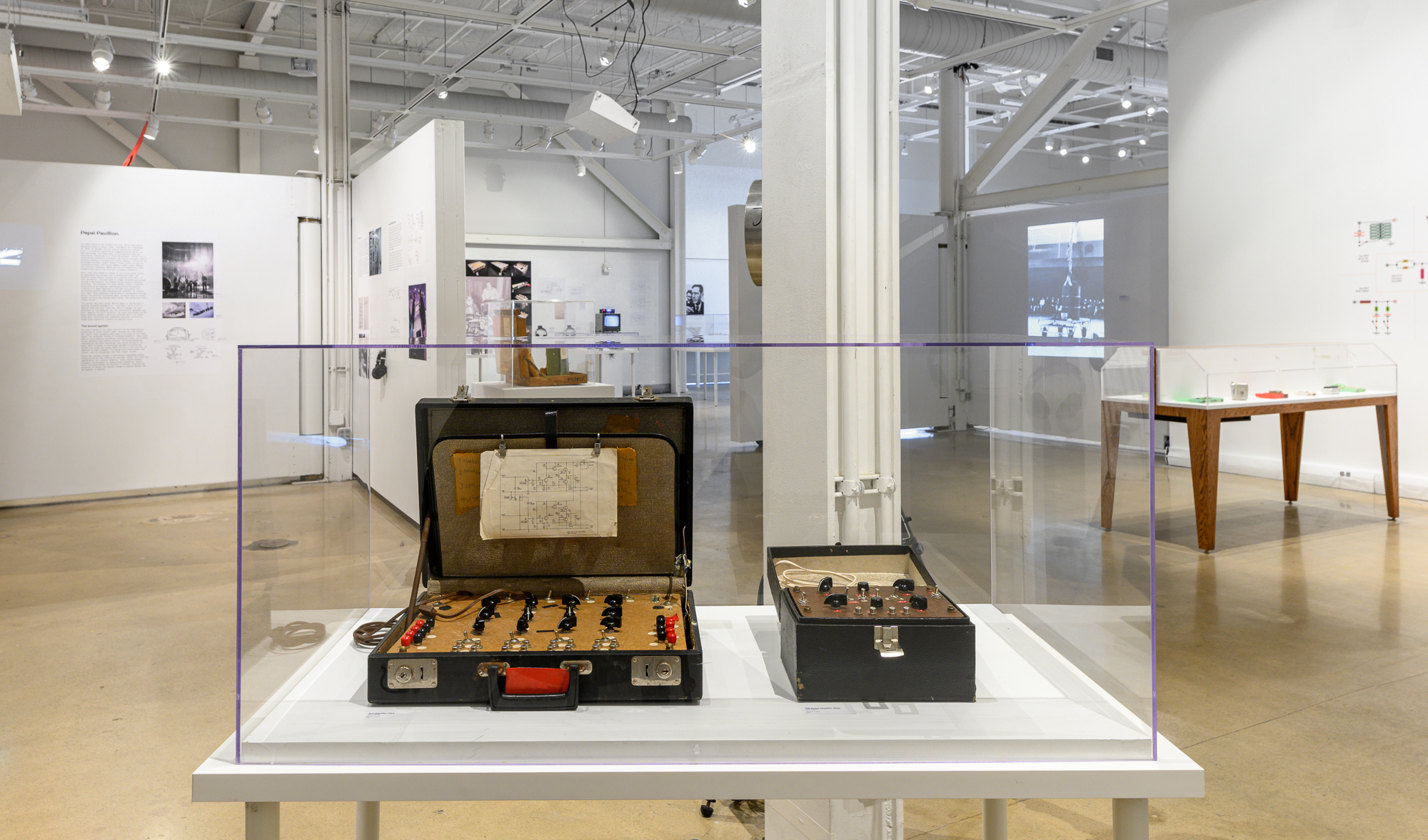 BowerbirdTudorExhibition__ViewInside_ExhibitionViews_11