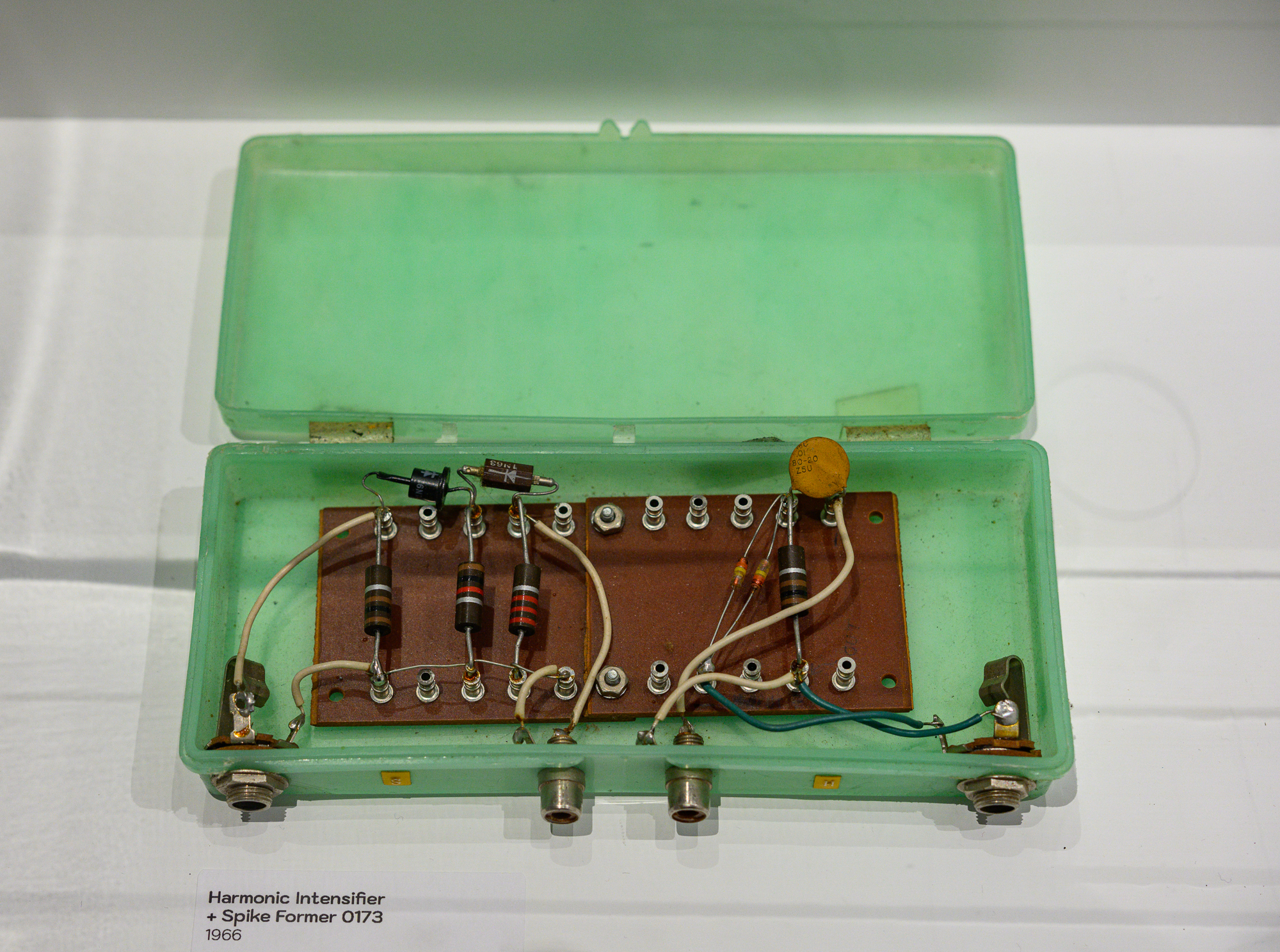 BowerbirdTudorExhibition__ViewInside_ExhibitionViews_12