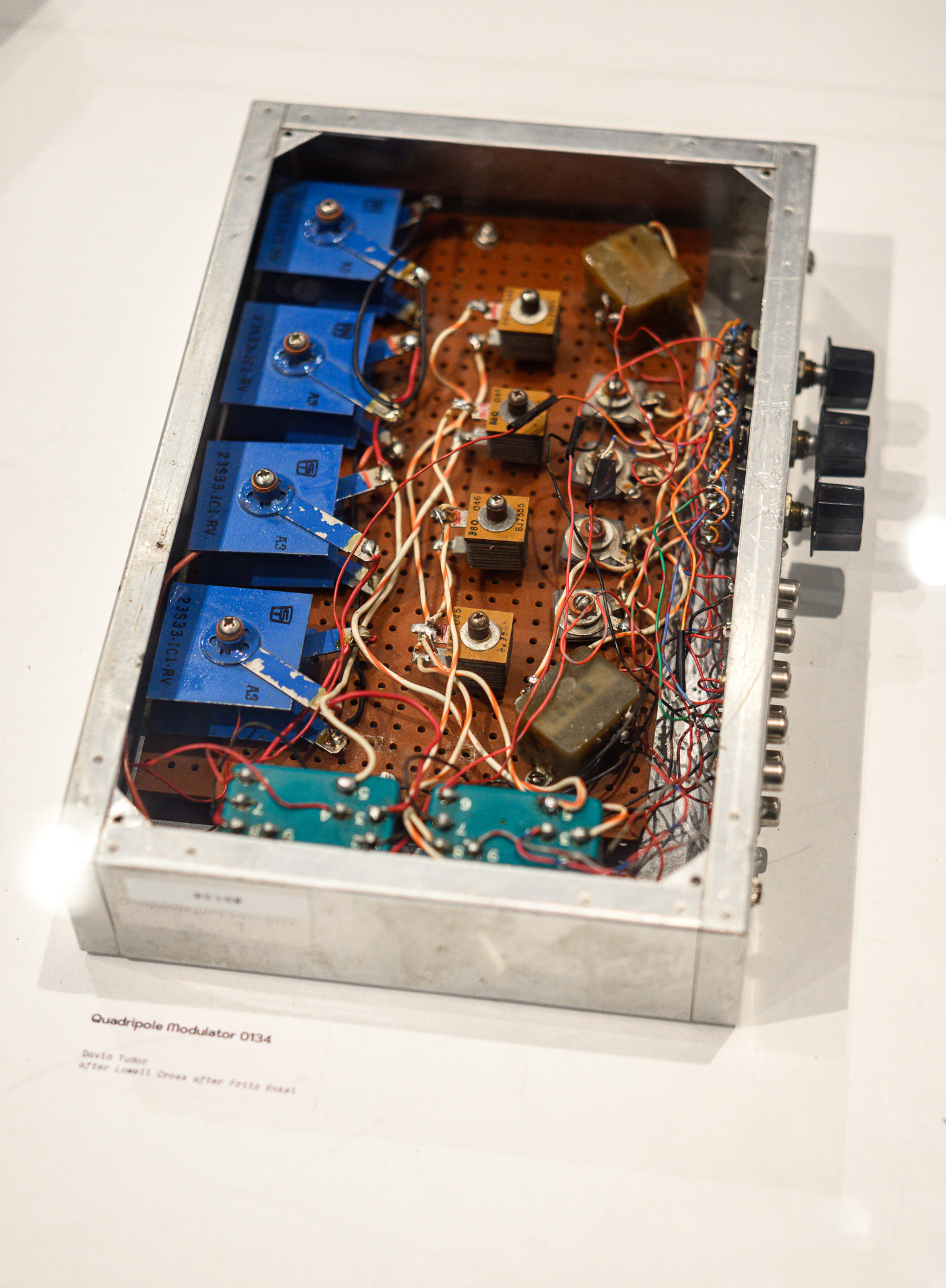 BowerbirdTudorExhibition__ViewInside_ExhibitionViews_18